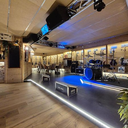 Del Vino Bar A Vin & Guitares Appartement Sauna Terrasse Garage Orchamps-Vennes Екстериор снимка