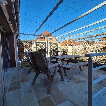Del Vino Bar A Vin & Guitares Appartement Sauna Terrasse Garage Orchamps-Vennes Екстериор снимка
