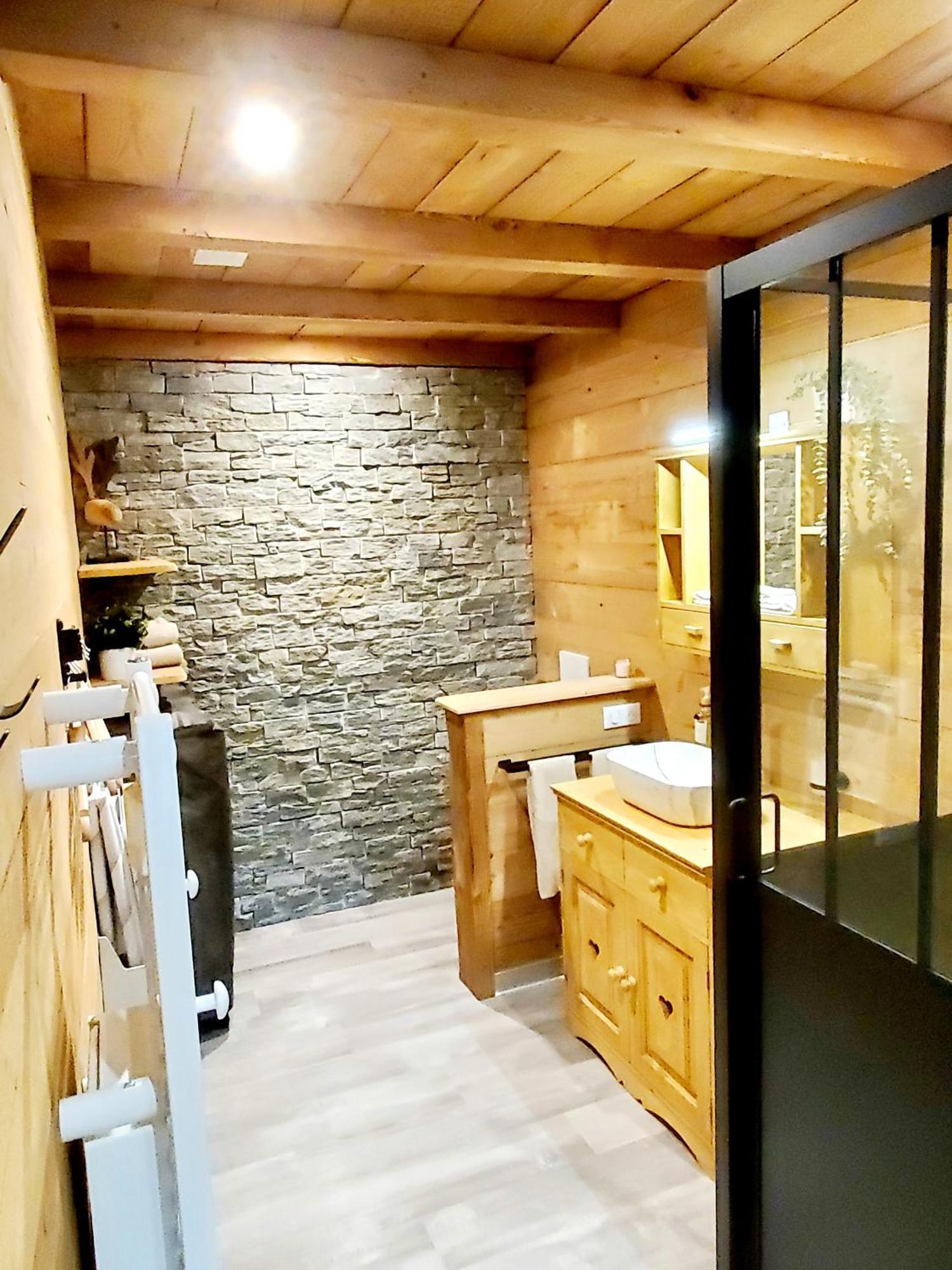 Del Vino Bar A Vin & Guitares Appartement Sauna Terrasse Garage Orchamps-Vennes Екстериор снимка