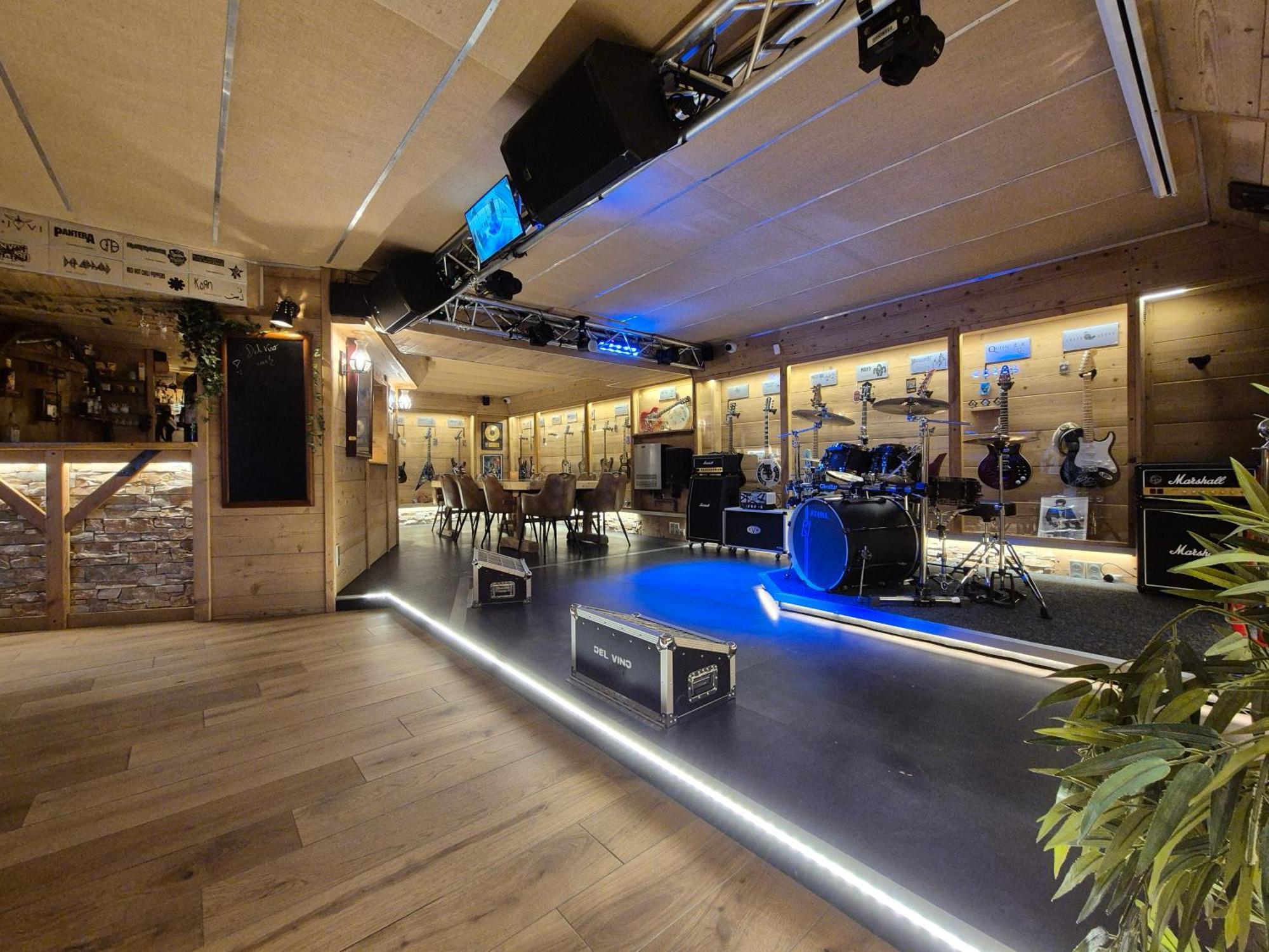Del Vino Bar A Vin & Guitares Appartement Sauna Terrasse Garage Orchamps-Vennes Екстериор снимка