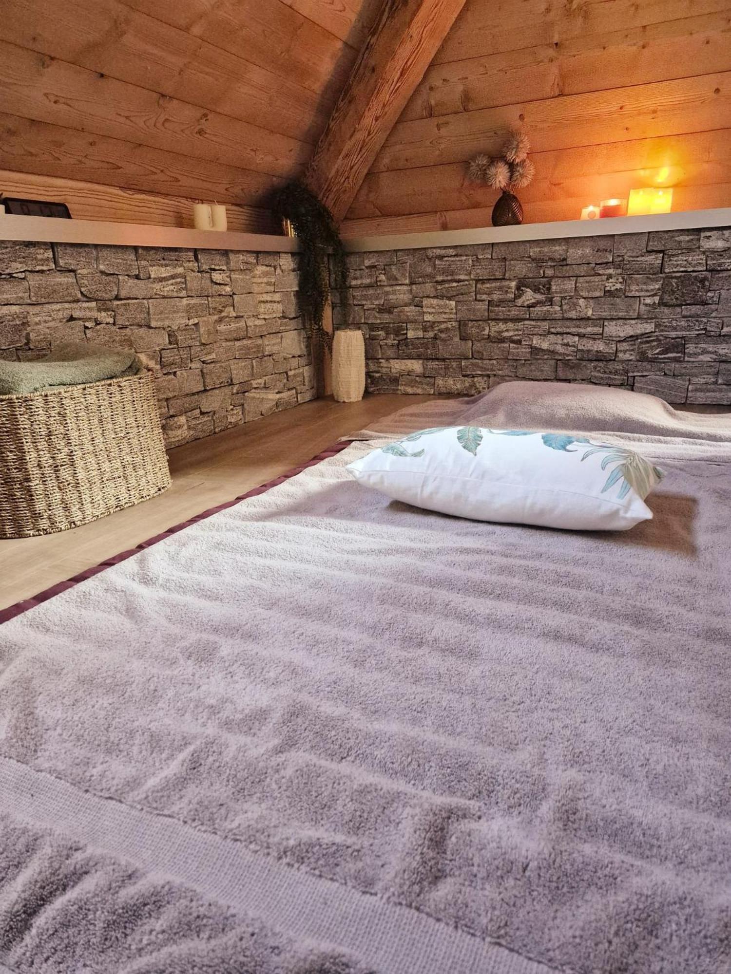 Del Vino Bar A Vin & Guitares Appartement Sauna Terrasse Garage Orchamps-Vennes Екстериор снимка